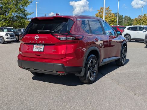 Used 2026 Nissan Rogue SV w/ SV Premium Package image 4