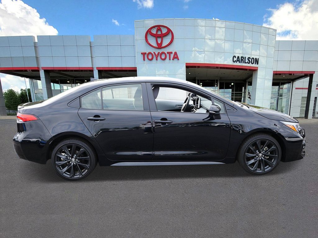 Certified 2026 Toyota Corolla SE w/ SE Premium Package FWD image 4