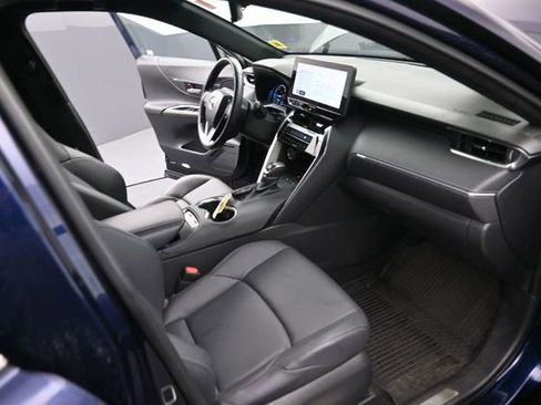 Used 2024 Toyota Venza XLE AWD/4WD image 28