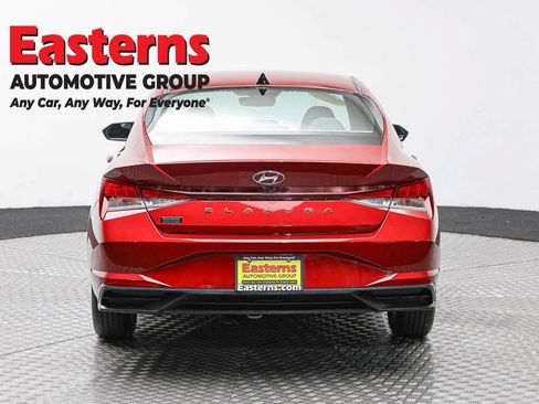 Used 2023 Hyundai Elantra SE w/ Cargo Package FWD image 6