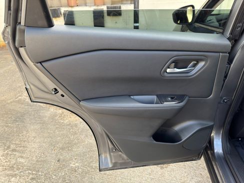 Used 2025 Nissan Rogue SV AWD/4WD image 36