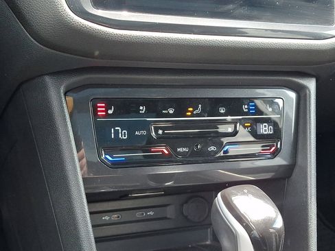 Certified 2024 Volkswagen Tiguan SEL R-Line AWD/4WD image 16