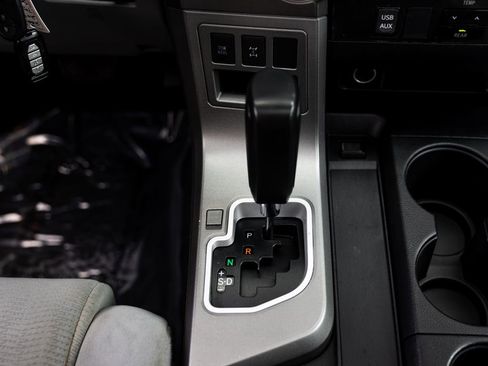 Used 2017 Toyota Sequoia SR5 AWD/4WD image 21