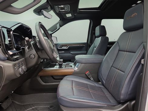 Used 2025 Chevrolet Silverado 1500 High Country image 15