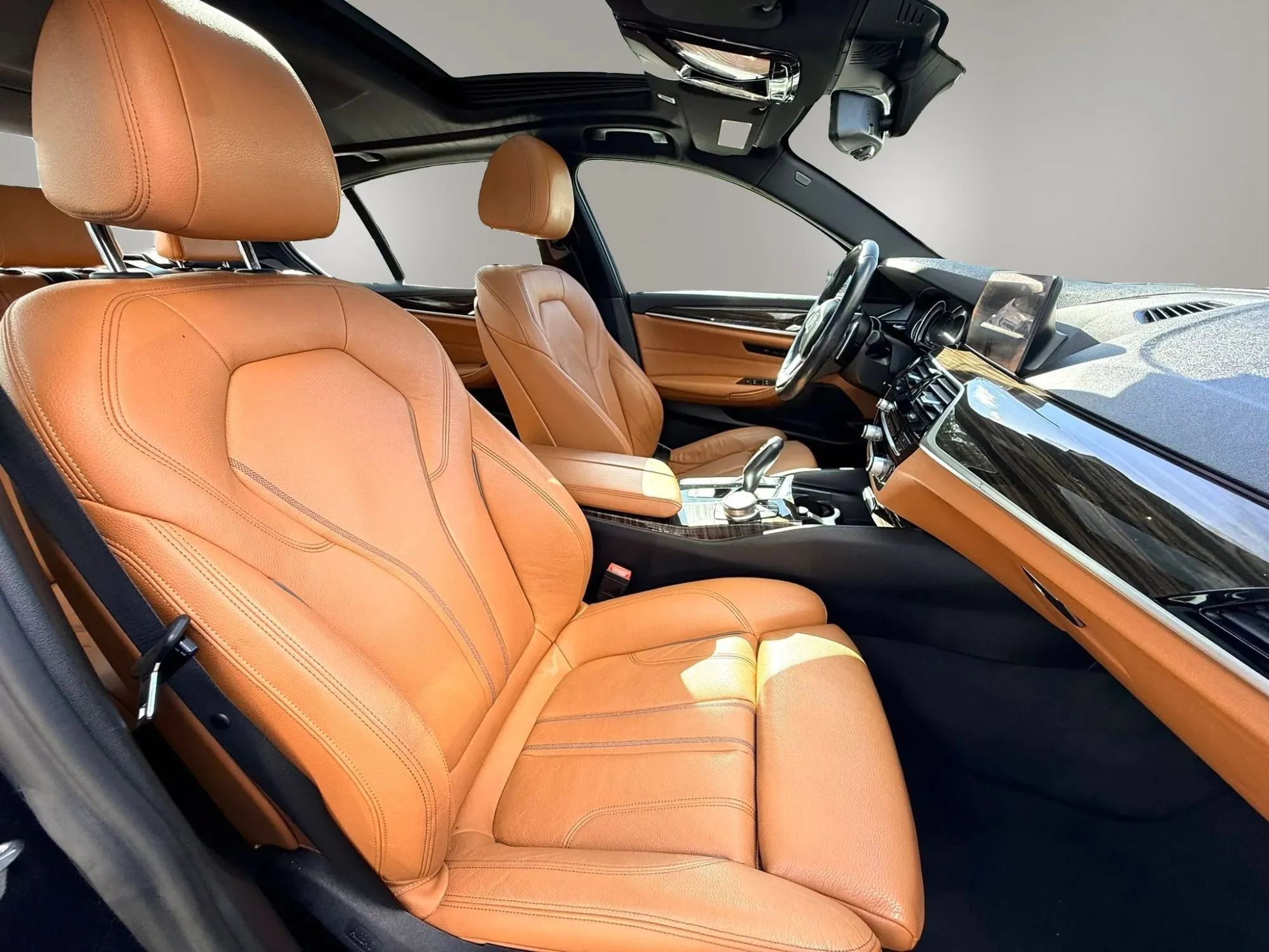 Used 2019 BMW 530e w/ Convenience Package RWD image 16