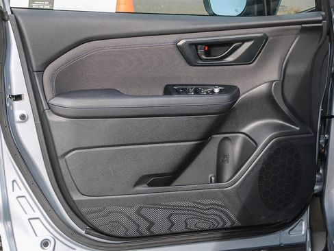 Used 2025 Subaru Forester Premium image 19