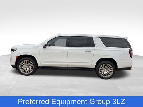 Used 2023 Chevrolet Suburban High Country image 2