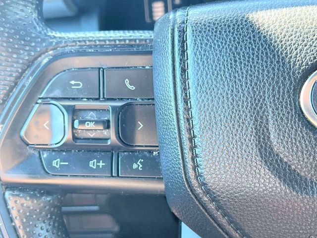 Used 2024 Toyota Tacoma SR5 AWD/4WD image 24