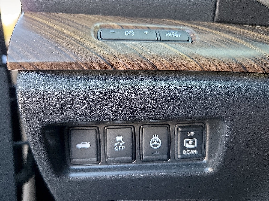 Used 2018 Nissan Maxima Platinum FWD image 21