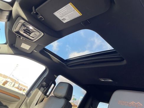 Used 2024 Chevrolet Silverado 1500 High Country image 10