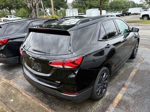 Used 2022 Chevrolet Equinox RS FWD image 8