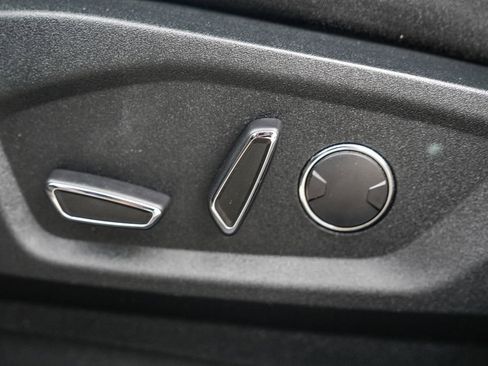 Used 2018 Ford Edge SEL image 24