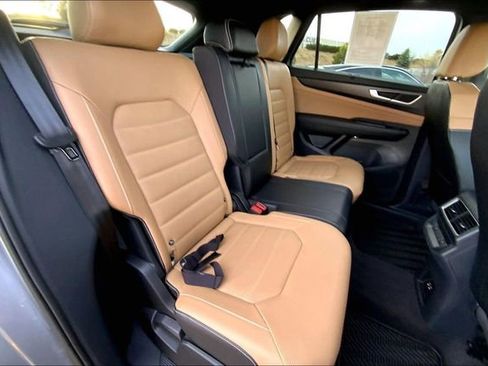 Used 2024 Volkswagen Atlas Cross Sport SEL R-Line image 19