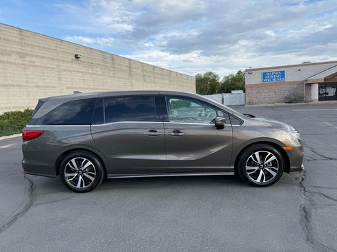 Used 2020 Honda Odyssey Elite image 4