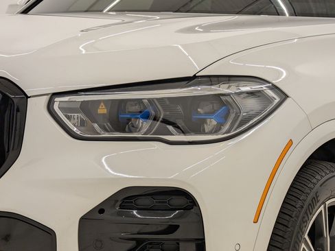 Used 2022 BMW X5 xDrive40i w/ M Sport Package image 11