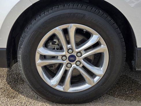 Used 2017 Ford Edge SEL w/ Equipment Group 201A FWD image 10