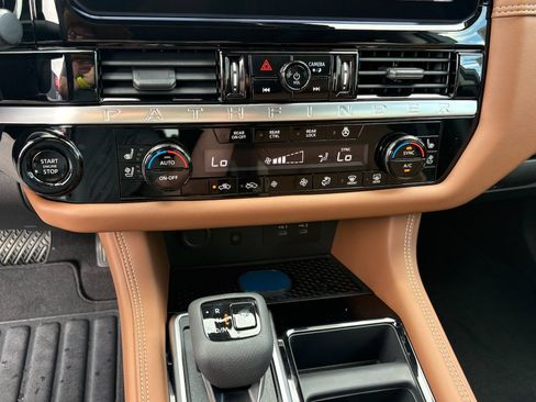 New 2026 Nissan Pathfinder Platinum AWD/4WD image 10