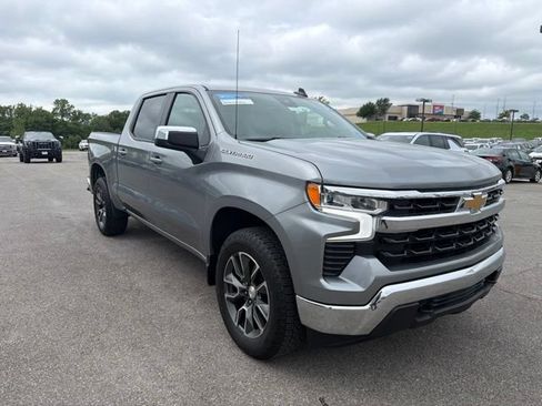 Used 2023 Chevrolet Silverado 1500 LT AWD/4WD image 9