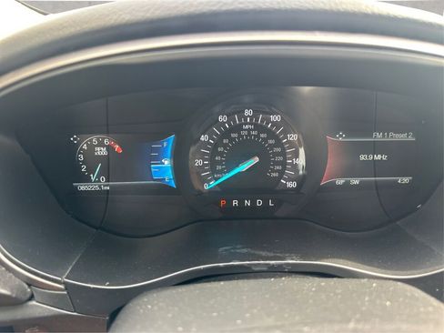 Used 2018 Ford Fusion SE w/ Fusion SE Technology Package FWD image 21
