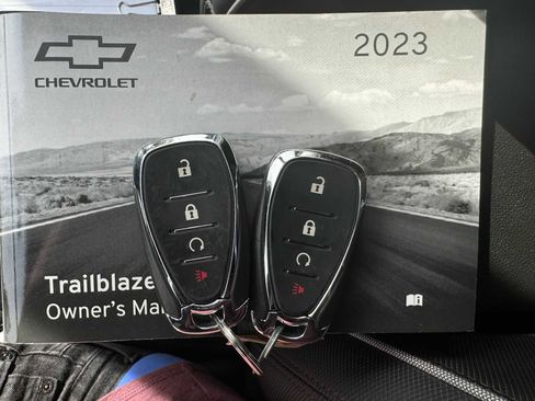 Used 2023 Chevrolet TrailBlazer RS image 25