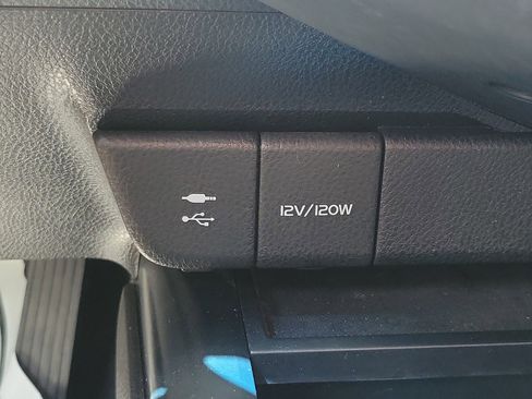 Used 2018 Toyota Camry SE w/ Convenience Package image 22