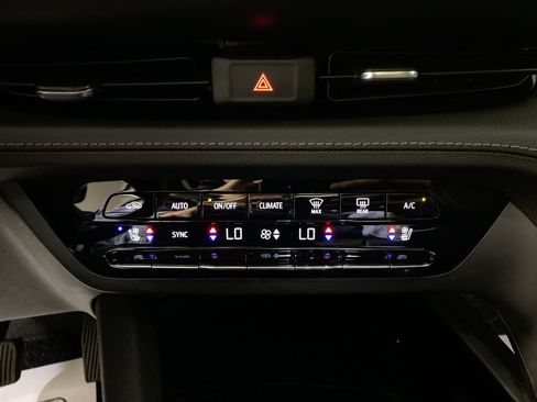 Certified 2023 Buick Envision Avenir FWD image 18