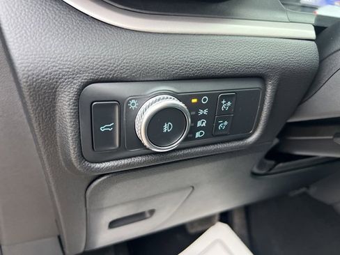 Certified 2022 Ford Explorer XLT w/ Equipment Group 202A image 7