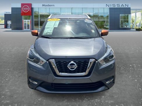 Used 2019 Nissan Kicks SR w/ Exterior Electronics Package FWD image 2