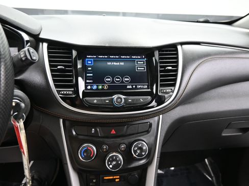 Used 2021 Chevrolet Trax LS w/ Tint and Cruise Package FWD image 17