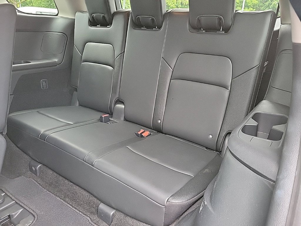 Used 2025 Nissan Pathfinder SL AWD/4WD image 14