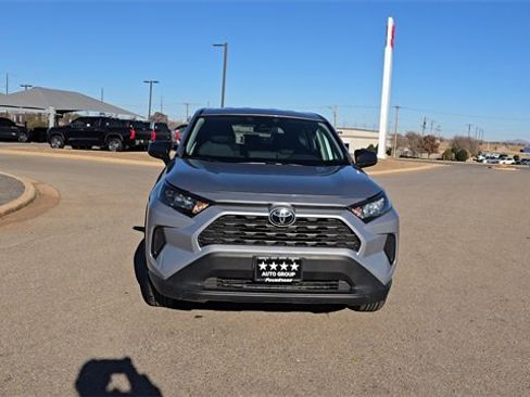 Used 2022 Toyota RAV4 LE image 3