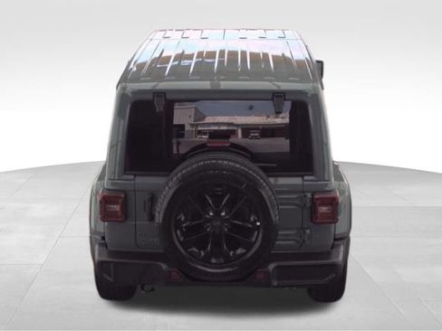 Used 2025 Jeep Wrangler Unlimited Sahara w/ Safety Group AWD/4WD image 6