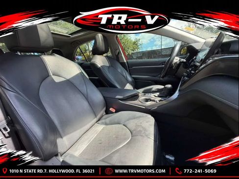 Used 2021 Toyota Camry XSE FWD image 14