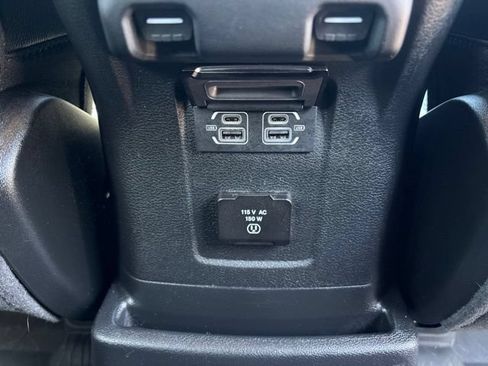Used 2023 Jeep Wrangler Unlimited Sahara w/ Cold Weather Group AWD/4WD image 31
