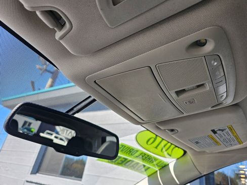 Used 2016 Nissan Rogue SL image 35