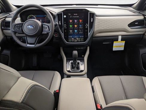 Used 2025 Subaru Forester Limited image 15