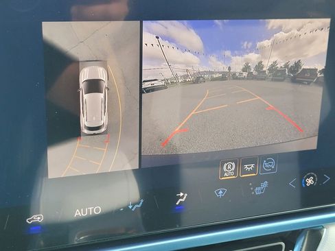 New 2026 Chevrolet Equinox EV LT image 15