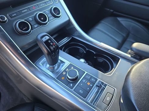 Used 2016 Land Rover Range Rover Sport SE image 26