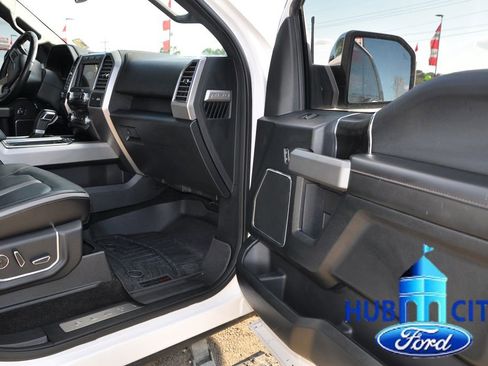 Used 2018 Ford F150 Platinum w/ Equipment Group 701A Luxury image 17