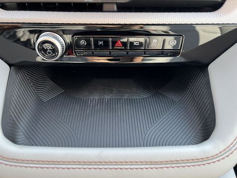 New 2025 Ford Explorer Active w/ Active Comfort Package image 30