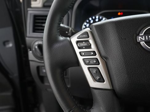 Used 2024 Nissan Titan SV w/ SV Convenience Package image 22