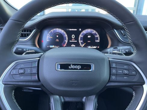 New 2025 Jeep Grand Cherokee L Altitude image 31