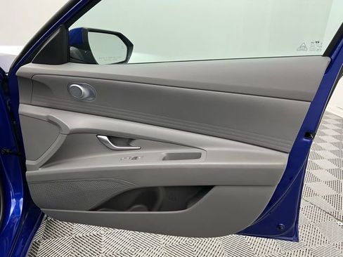 Used 2024 Hyundai Elantra SEL image 32