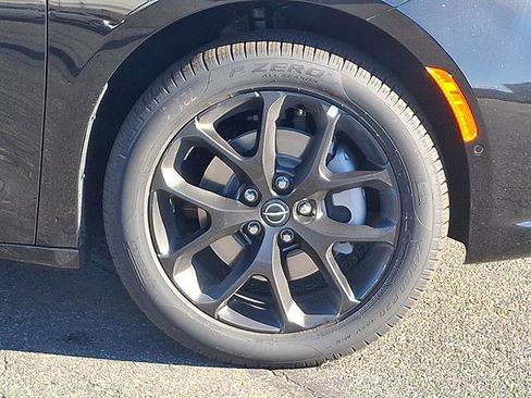 New 2026 Chrysler Pacifica Limited w/ S Appearance Package image 5