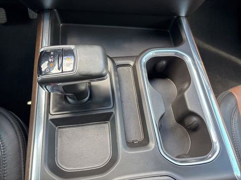 Used 2023 Chevrolet Silverado 1500 High Country w/ High Country Premium Package AWD/4WD image 31
