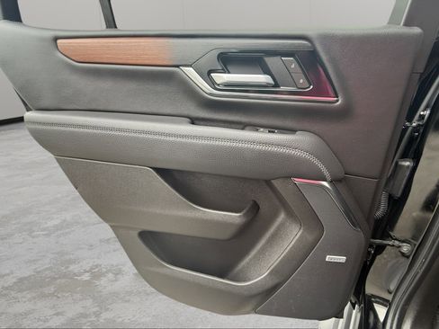 Used 2025 GMC Yukon Denali image 33