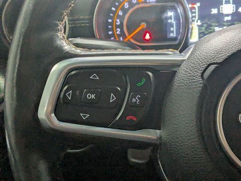 Used 2021 Jeep Gladiator Overland AWD/4WD image 16