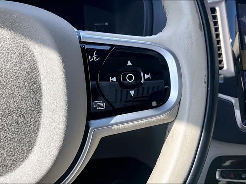 Used 2019 Volvo XC90 T5 Momentum w/ Protection Package FWD image 25