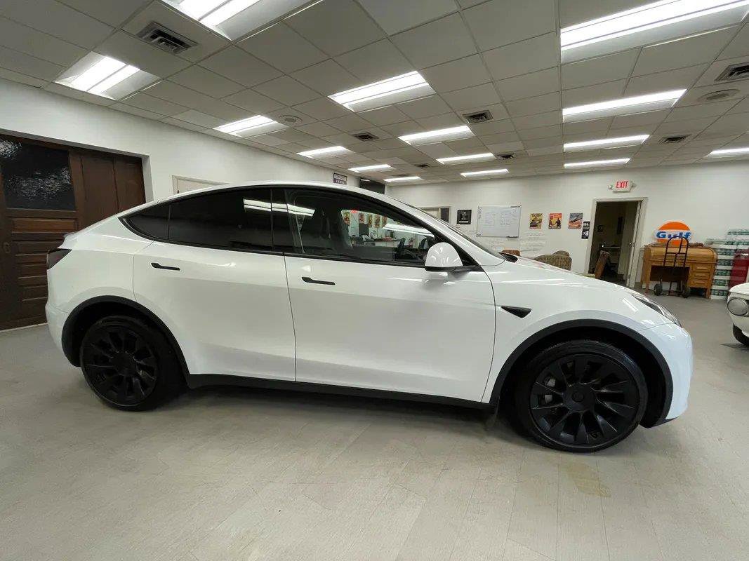 Used 2023 Tesla Model Y AWD image 40