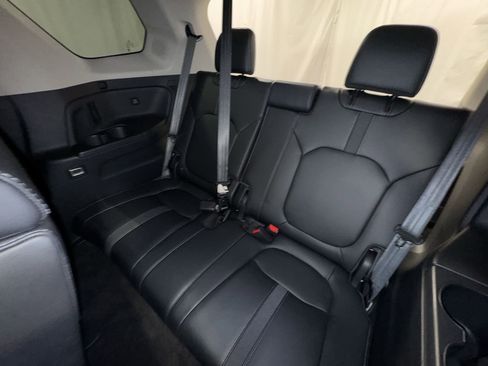 Used 2023 Honda Pilot Touring image 33